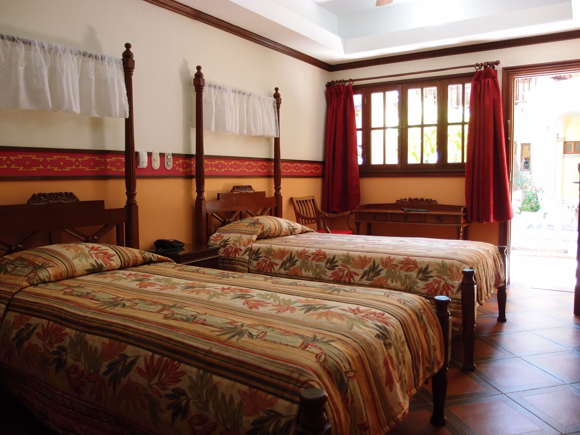 Hotel Colonial גרנאדה מראה חיצוני תמונה